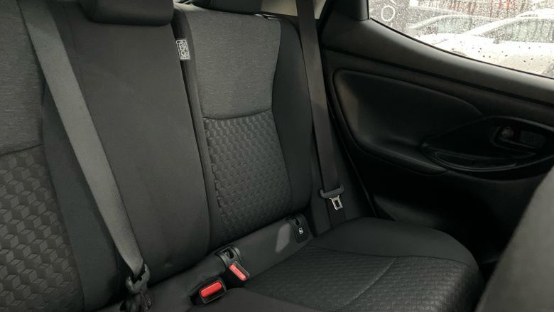 Toyota Yaris 1.5 Hybrid Design 5dr CVT Hybrid Hatchback